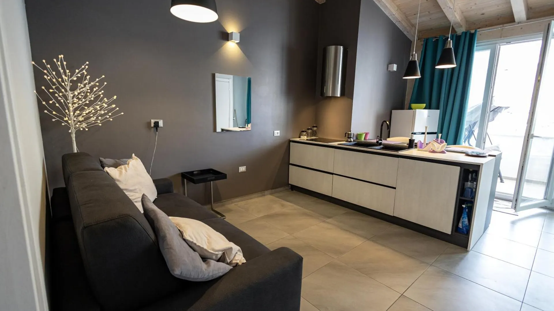 La Piazzetta A Mare Holiday House Sferracavallo
