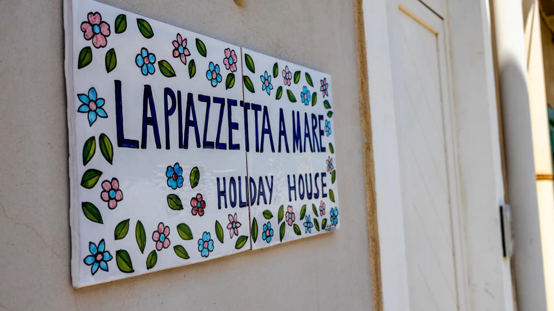 Affittacamere La Piazzetta A Mare Holiday House Sferracavallo