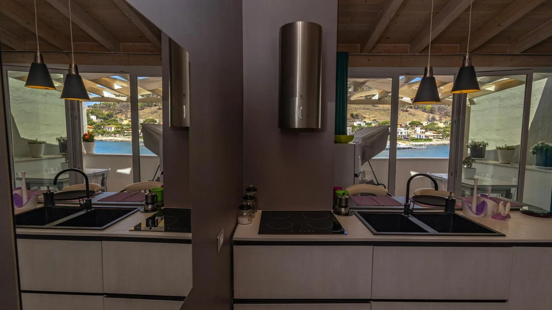 Affittacamere La Piazzetta A Mare Holiday House Sferracavallo