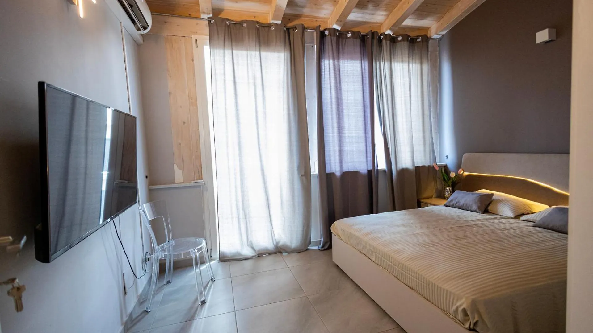 Affittacamere La Piazzetta A Mare Holiday House Sferracavallo